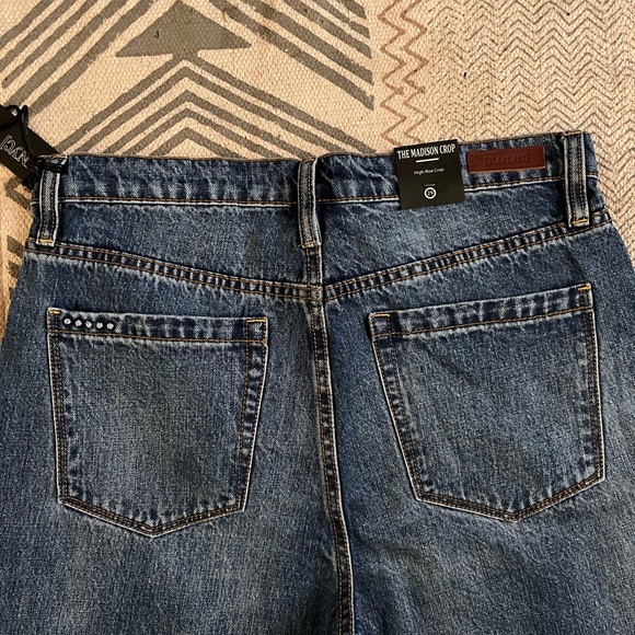 BlankNYC Madison Crop Jeans - Picture 6 of 9